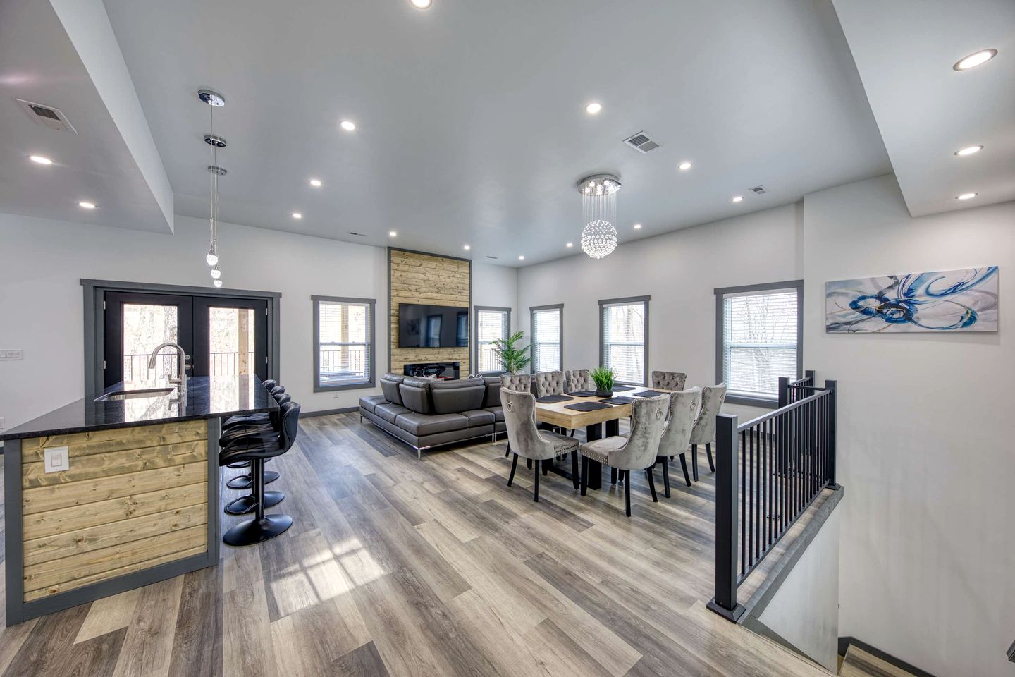 Brand-New Luxury Cabin with Game Room & Hot Tub near Downtown Gatlinburg, TN