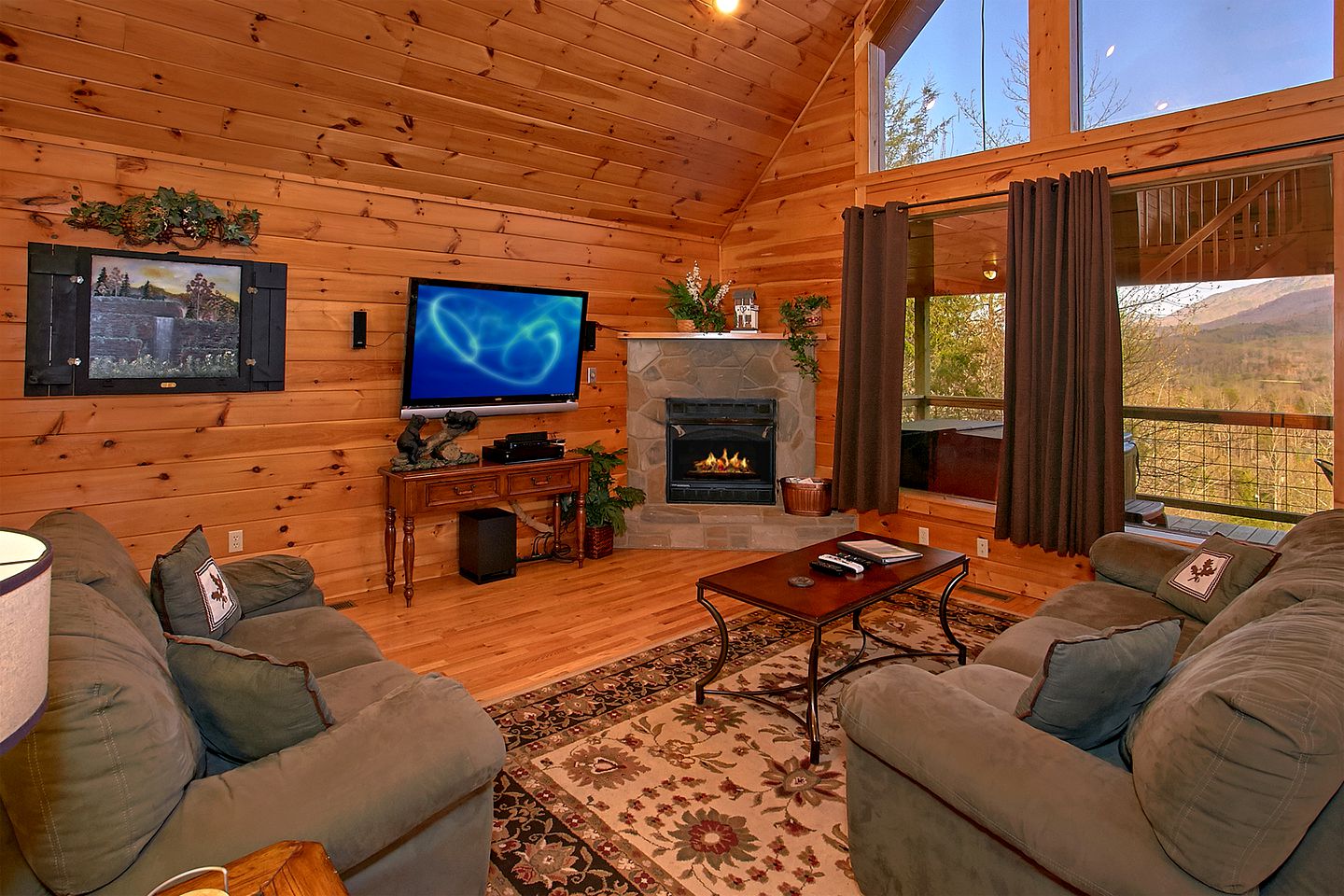 Beautiful Log Cabin with Extraordinary Views for Glamping near Gatlinburg