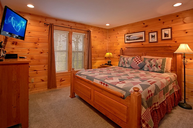 -- (United States, Gatlinburg, Tennessee)