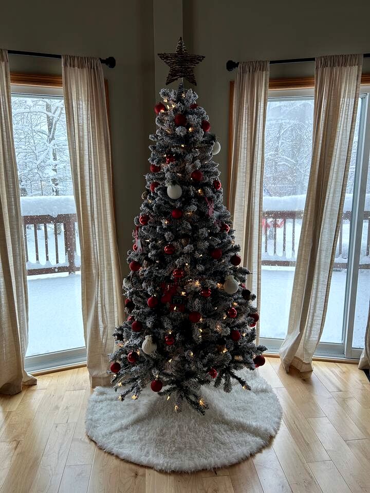 Cozy and Charming Cabin Nestled in the Hollywood Hills of Old Forge, Webb, NY