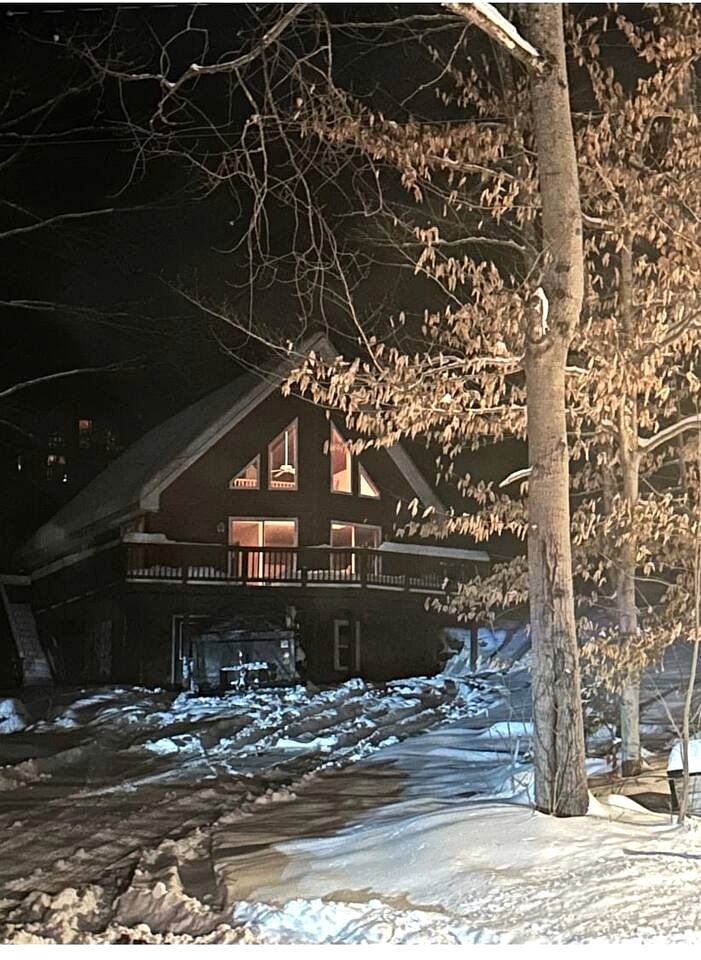 Cozy and Charming Cabin Nestled in the Hollywood Hills of Old Forge, Webb, NY