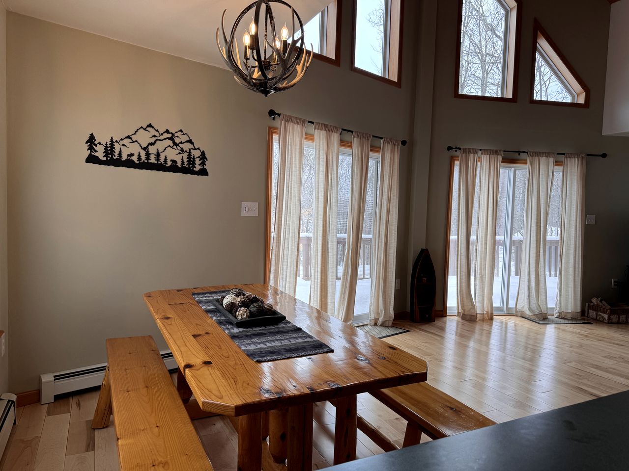 Cozy and Charming Cabin Nestled in the Hollywood Hills of Old Forge, Webb, NY