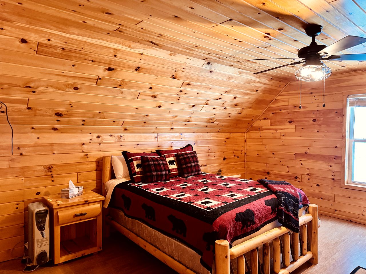 Cozy and Charming Cabin Nestled in the Hollywood Hills of Old Forge, Webb, NY