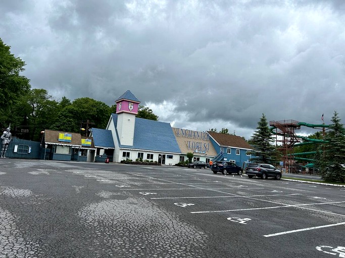 Vacation Rentals (United States of America, Webb, New York)