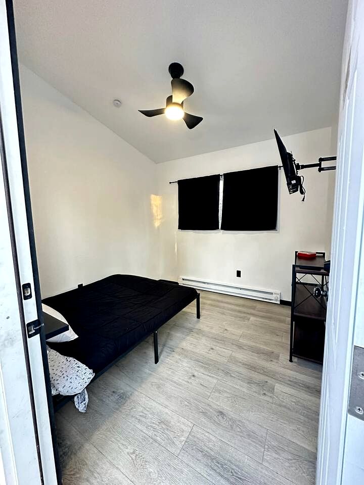 Charming Micro Cabin Stay with Dedicated Play Area and Quick Access to River in Houston, Alaska