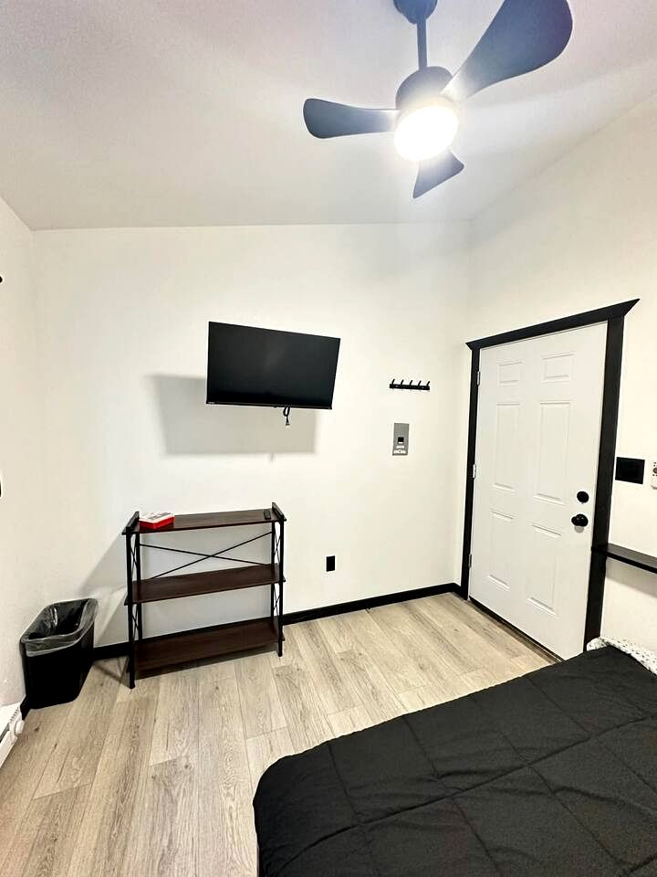 Charming Micro Cabin Stay with Dedicated Play Area and Quick Access to River in Houston, Alaska