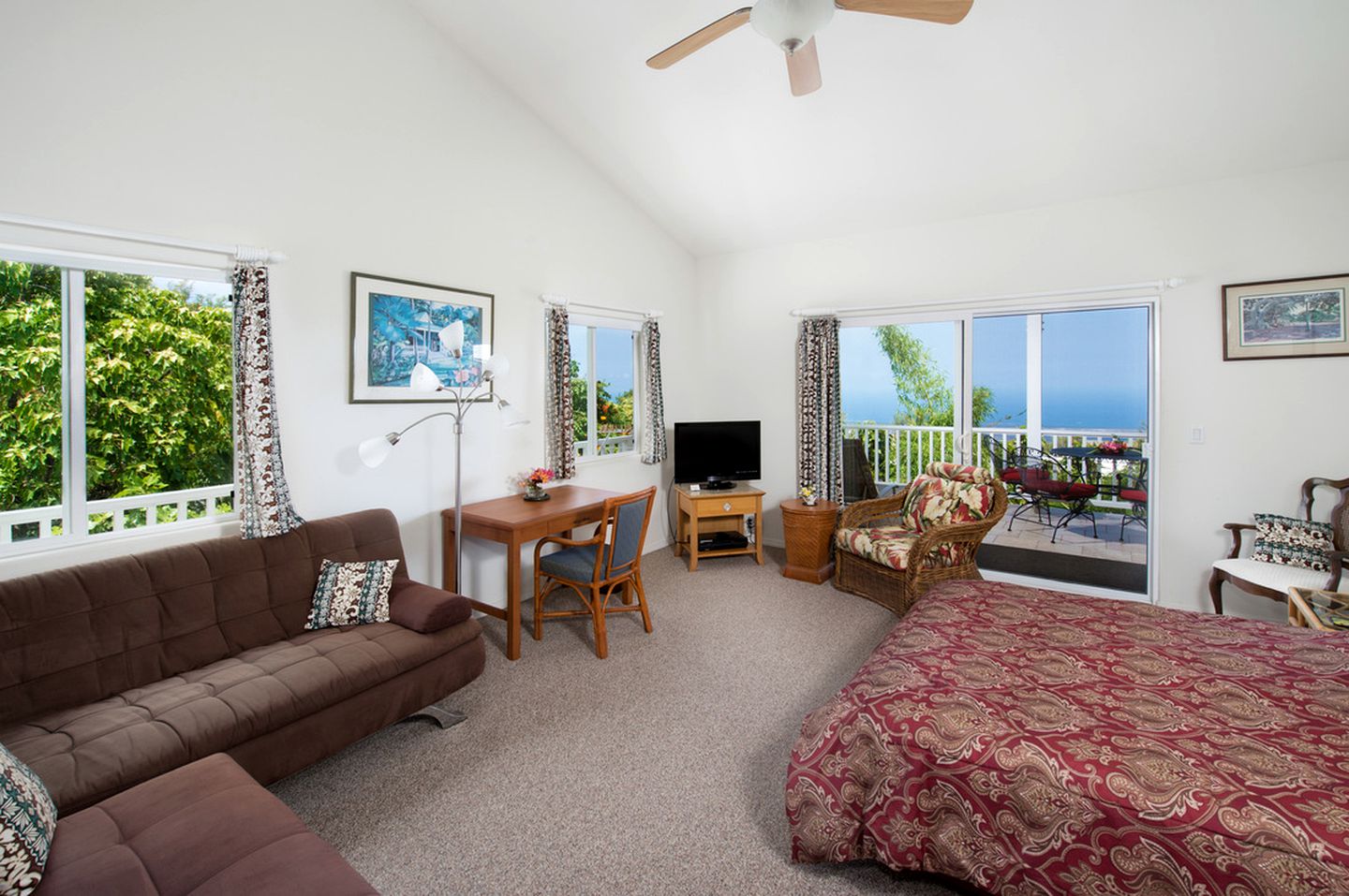 Beautiful Suite Rental with Stunning Ocean Views in Kailua, Hawaii