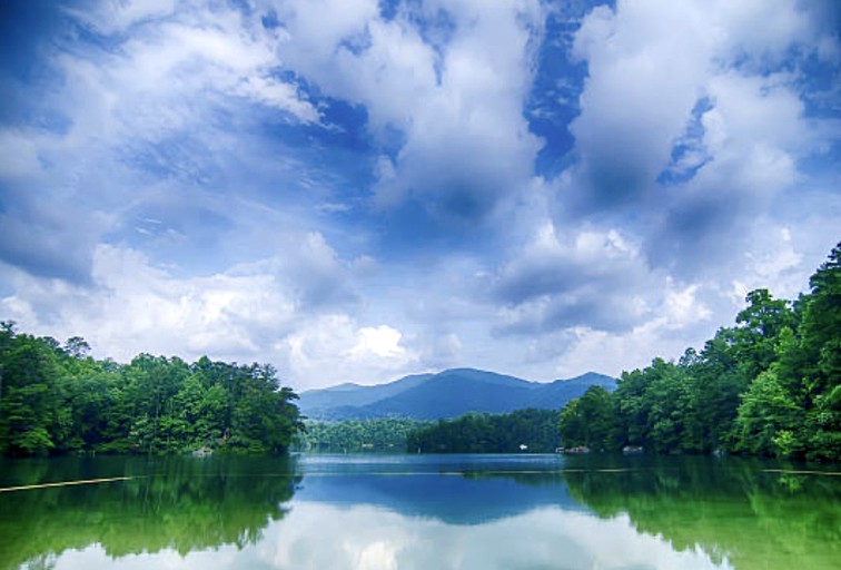 Cottages (United States of America, Lake Santeetlah, North Carolina)