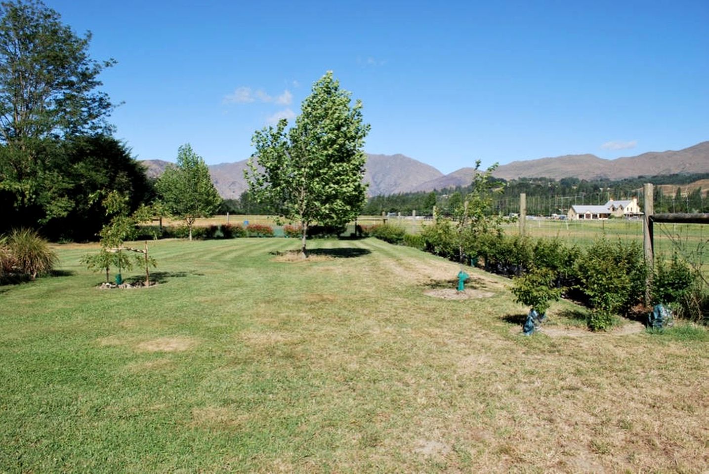 Cozy Getaway with Jacuzzi near Queenstown on New Zealand's South Island