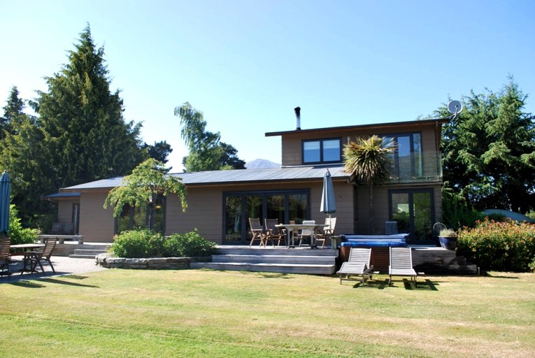 Nature Lodges (Queenstown, South Island, New Zealand)