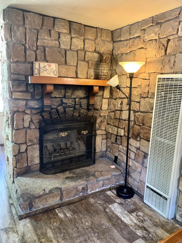 Romantic, One Bedroom Cabin in Big Bear Lake, Perfect for a Weekend of Hiking the Pine Knot Trail