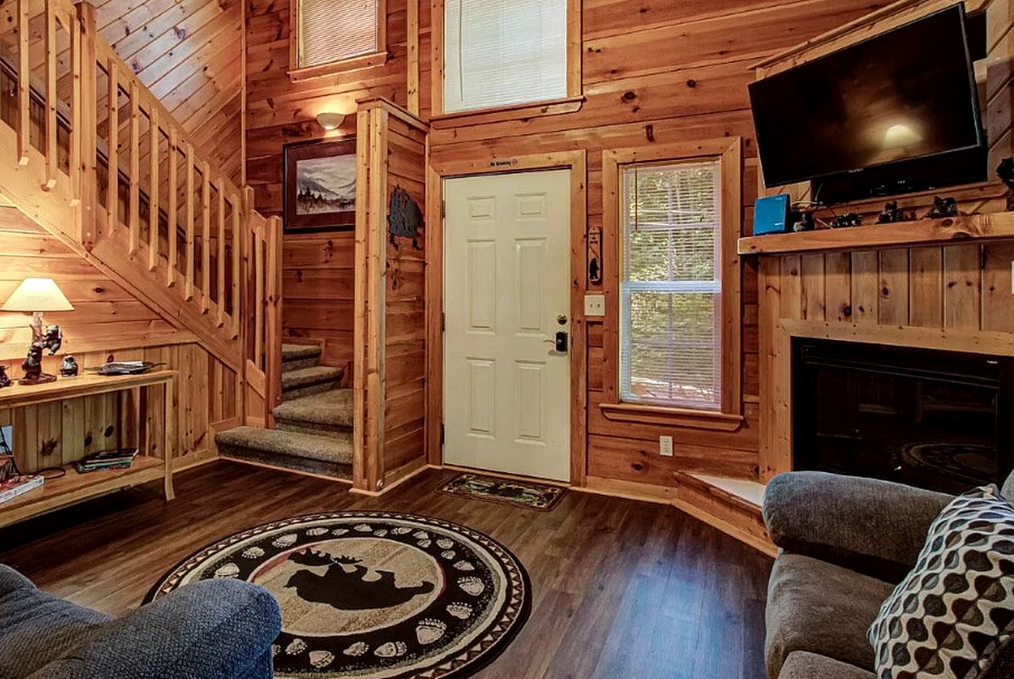 Fabulous Cabin with Nice Forest Vistas in Gatlinburg, Tennessee