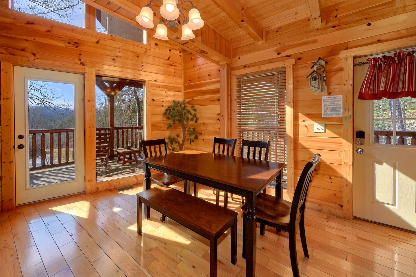 Warm and Cozy Gatlinburg Cabin Rental for a Fun-Filled Tennessee Vacation