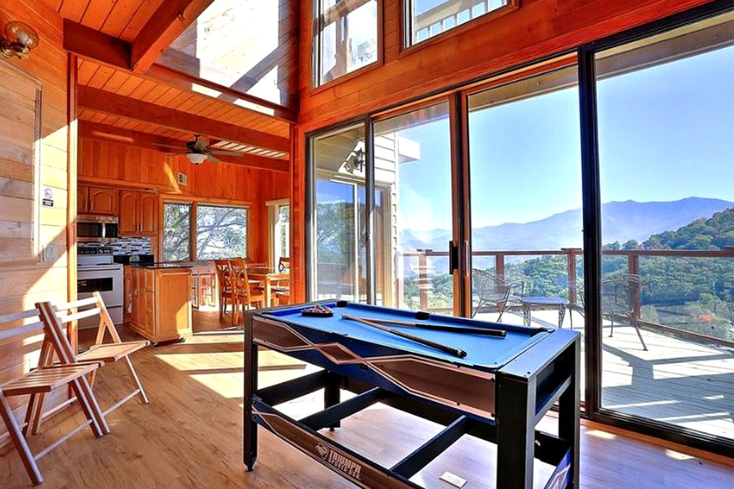 Picturesque Cottage Retreat with a Private Hot Tub near Gatlinburg, Tennessee