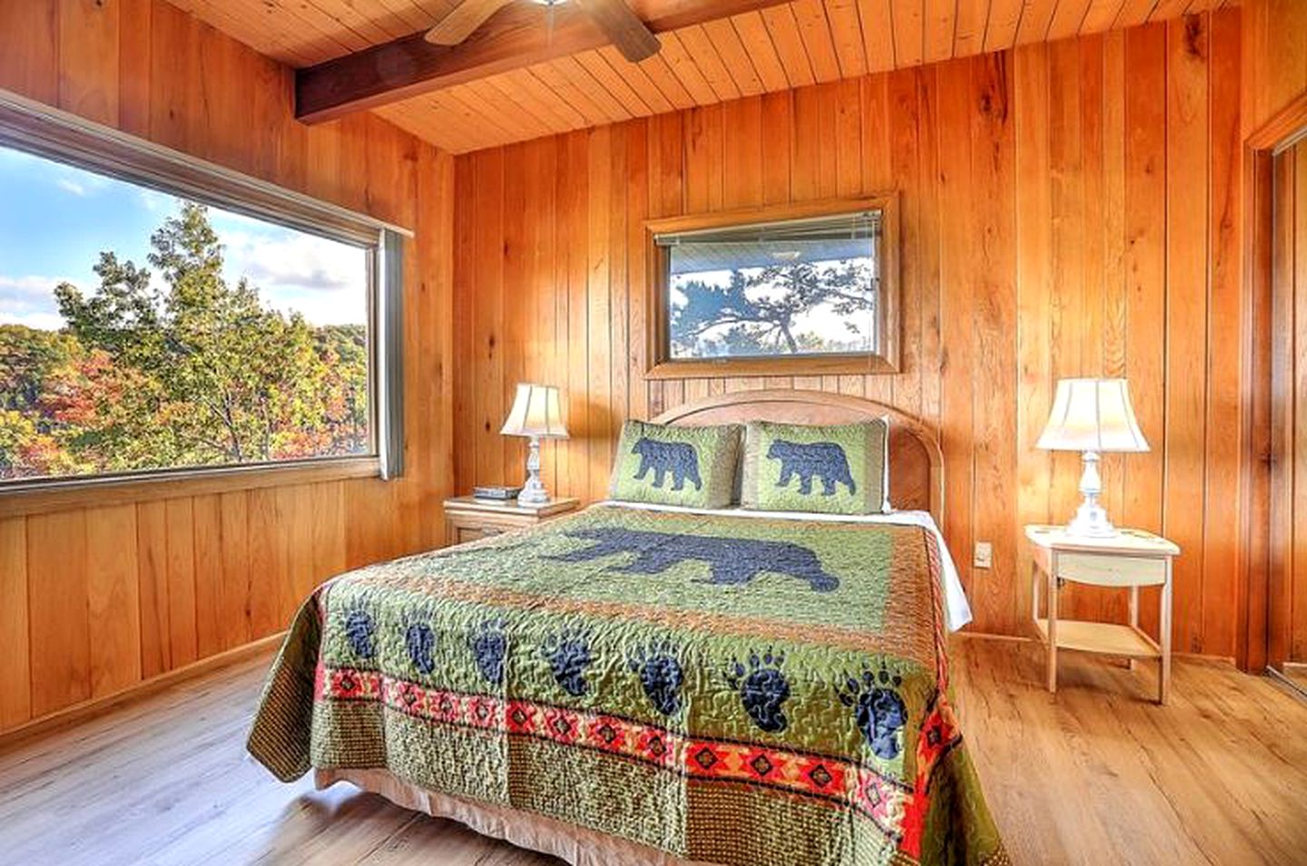 Picturesque Cottage Retreat with a Private Hot Tub near Gatlinburg, Tennessee