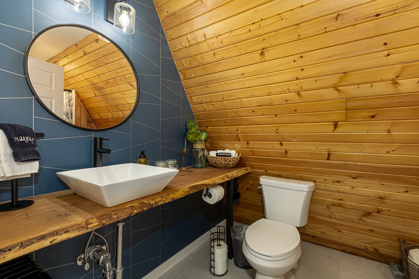 Beautiful A-frame with Hot-tub in Makanda, Illinois