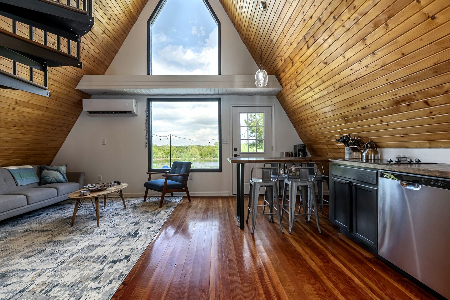 Beautiful A-frame with Hot-tub in Makanda, Illinois
