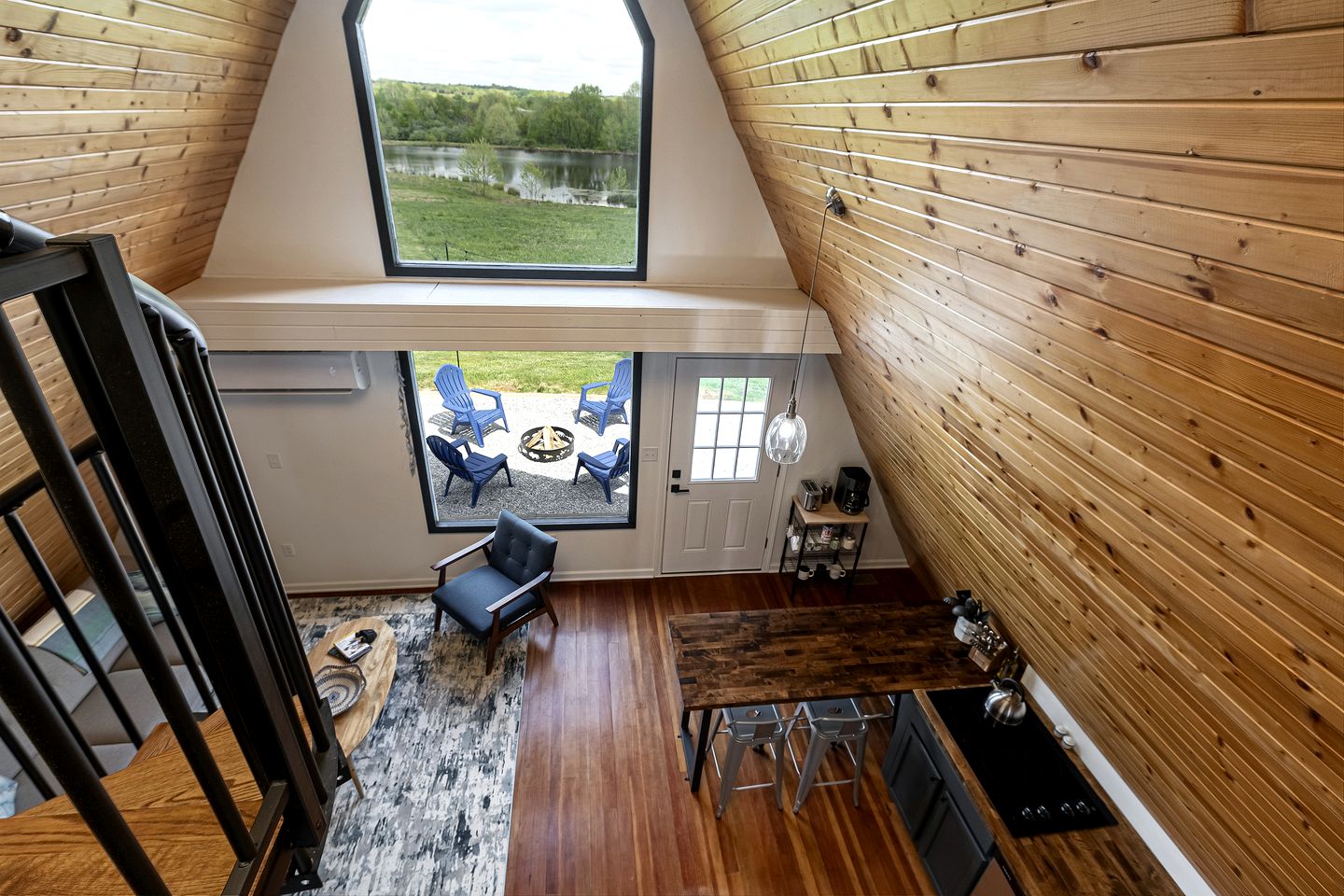 Beautiful A-frame with Hot-tub in Makanda, Illinois