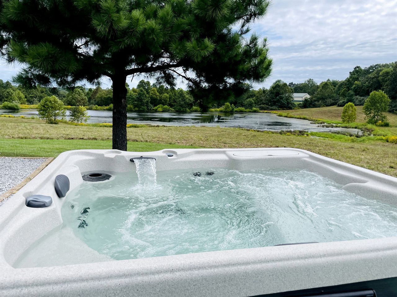 Beautiful A-frame with Hot-tub in Makanda, Illinois