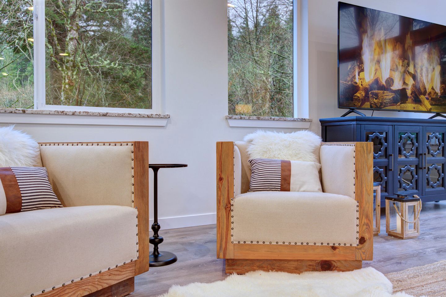 Luxury Private Cabin Beautifully Design with Beautiful Hiking Trails in Washington