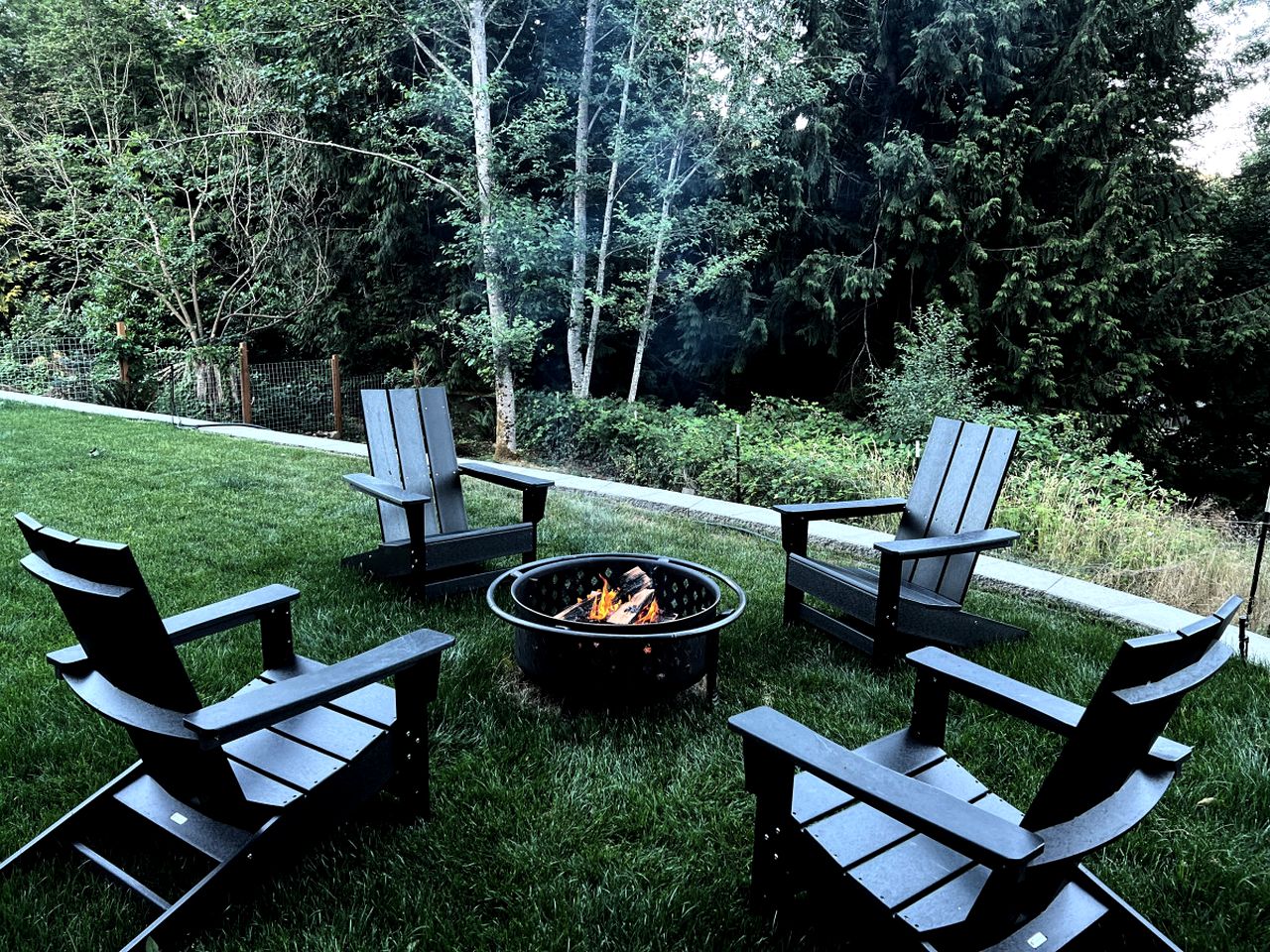 Luxury Private Cabin Beautifully Design with Beautiful Hiking Trails in Washington
