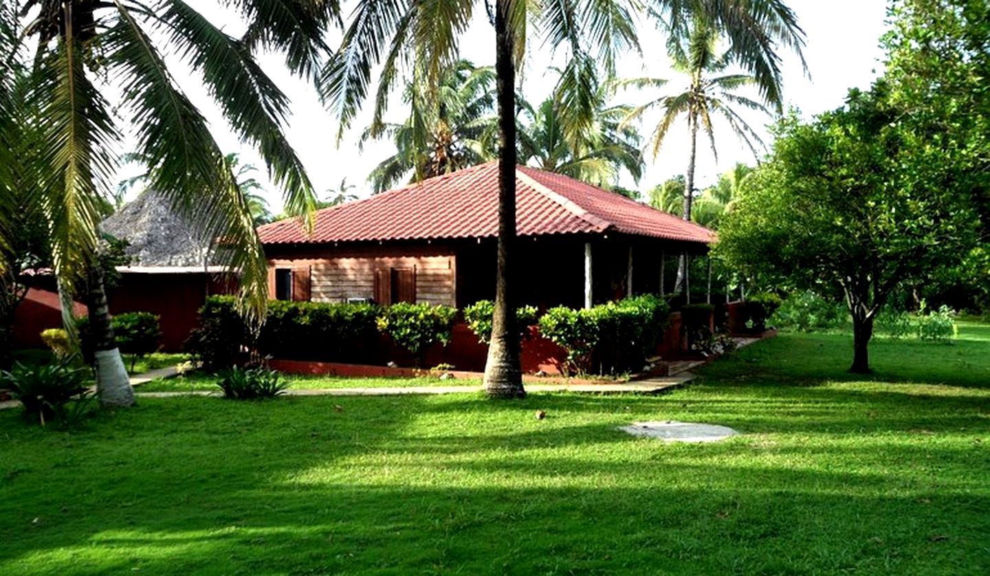 Huts (Corn Island, South Caribbean Coast Autonomous Region, Nicaragua)