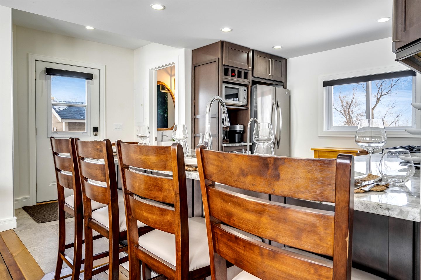 Beautiful Beach House on Lake Erie in Leamington, Ontario