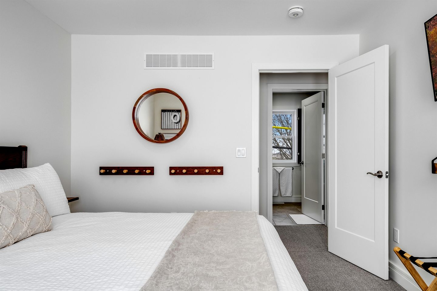 Beautiful Beach House on Lake Erie in Leamington, Ontario