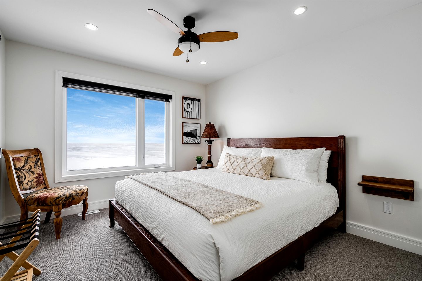 Beautiful Beach House on Lake Erie in Leamington, Ontario