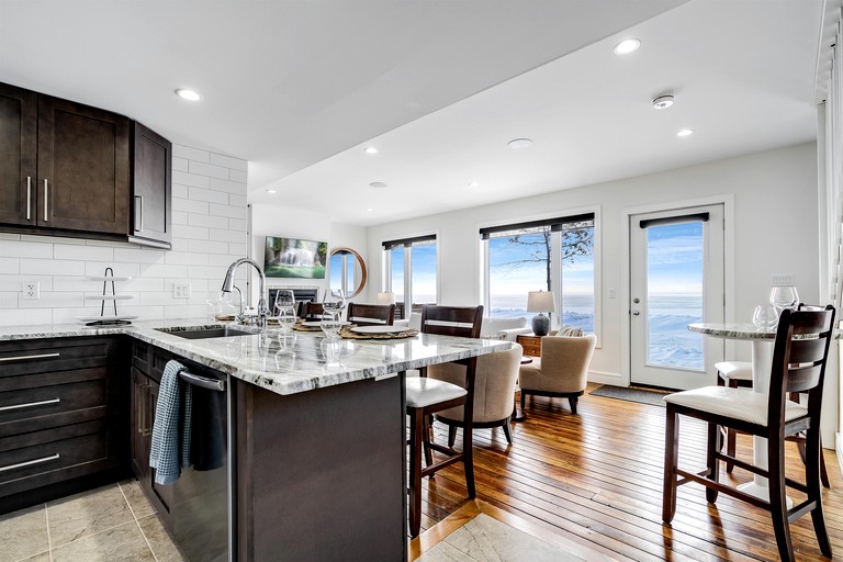 Beach Houses (Canada, Leamington, Ontario)