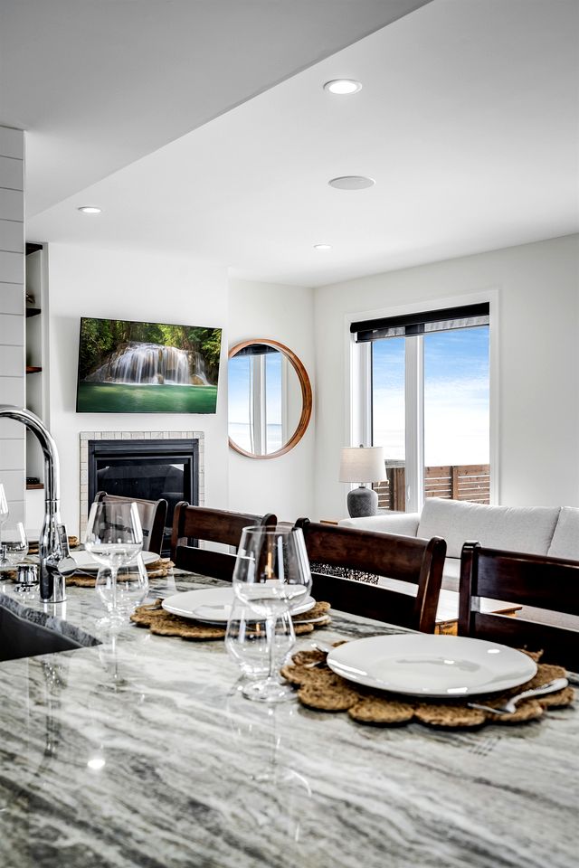 Beautiful Beach House on Lake Erie in Leamington, Ontario