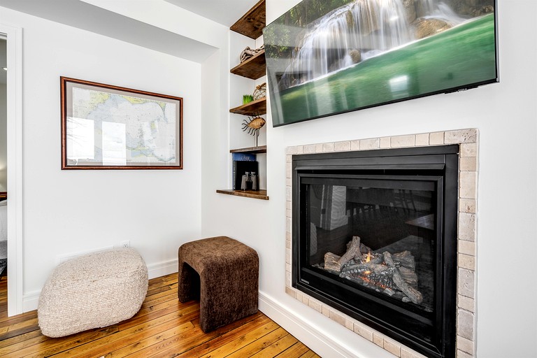 Beach Houses (Canada, Leamington, Ontario)