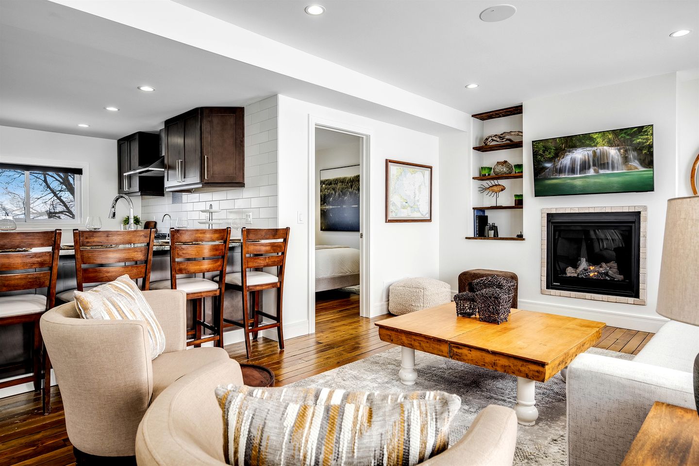 Beautiful Beach House on Lake Erie in Leamington, Ontario