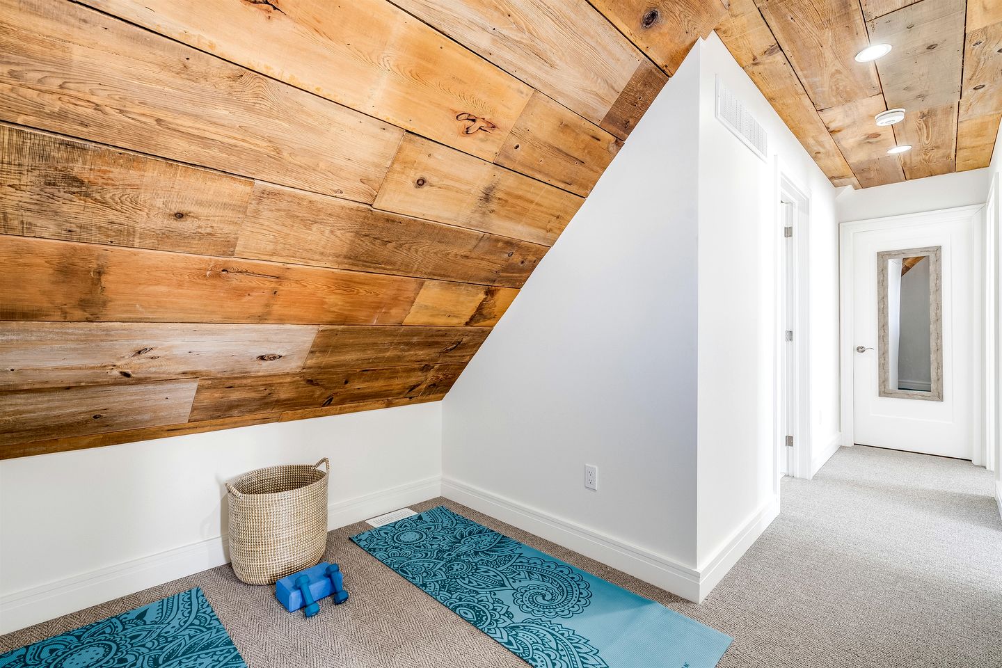 Beautiful Beach House on Lake Erie in Leamington, Ontario