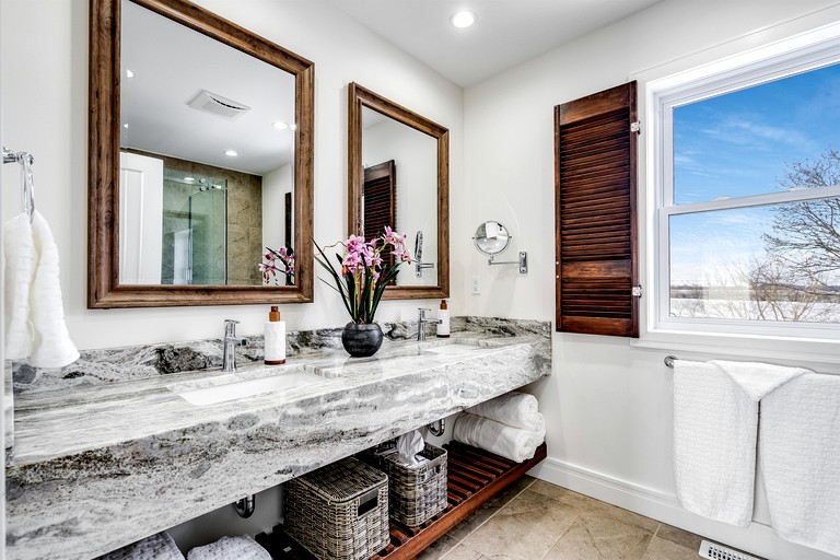 Beach Houses (Canada, Leamington, Ontario)