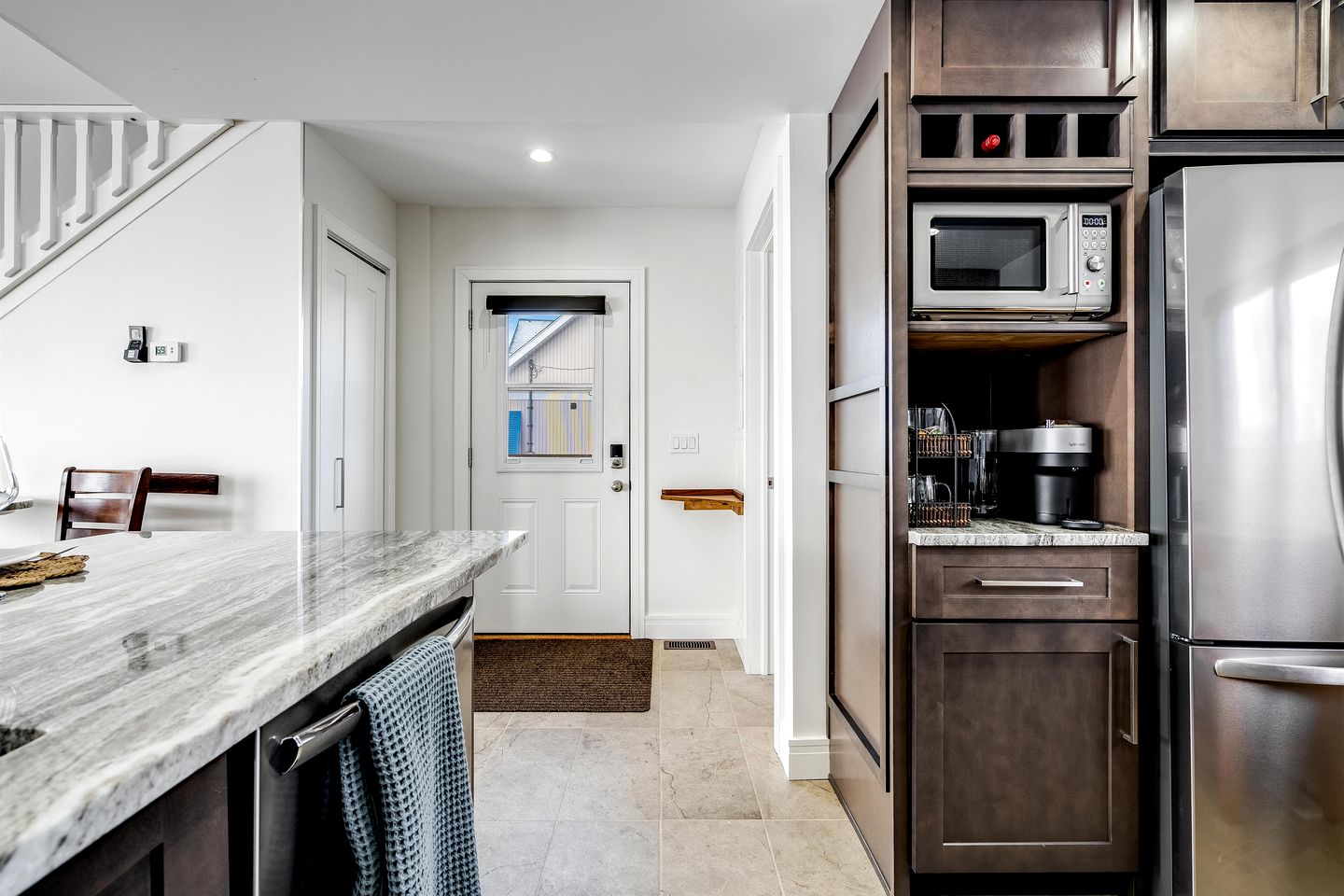 Beautiful Beach House on Lake Erie in Leamington, Ontario