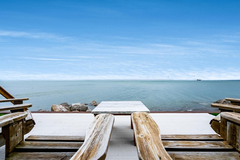 Beach Houses (Canada, Leamington, Ontario)