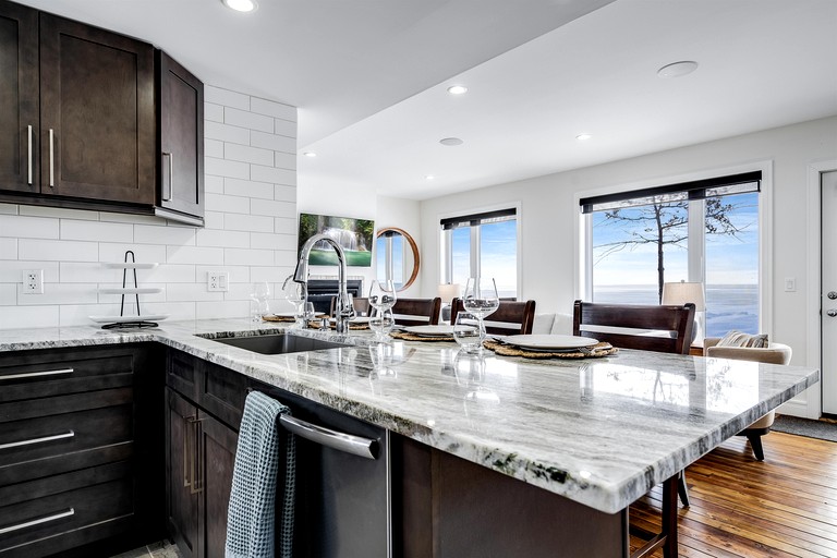 Beach Houses (Canada, Leamington, Ontario)