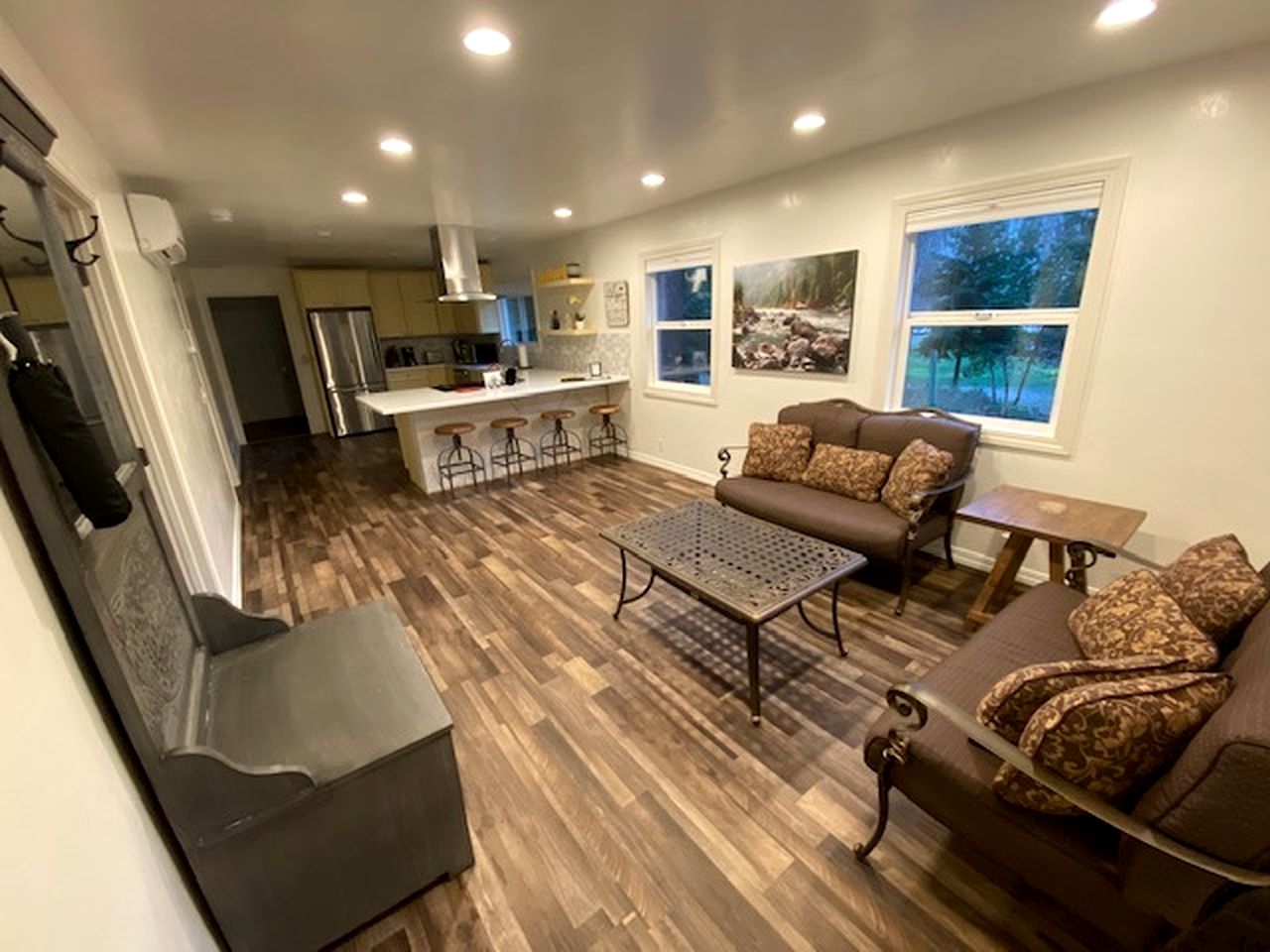 Beautiful Blue Cabin Nestled on a Hill with Beautiful Mountain Views for a Relaxing Getaway by the Trinity River in California