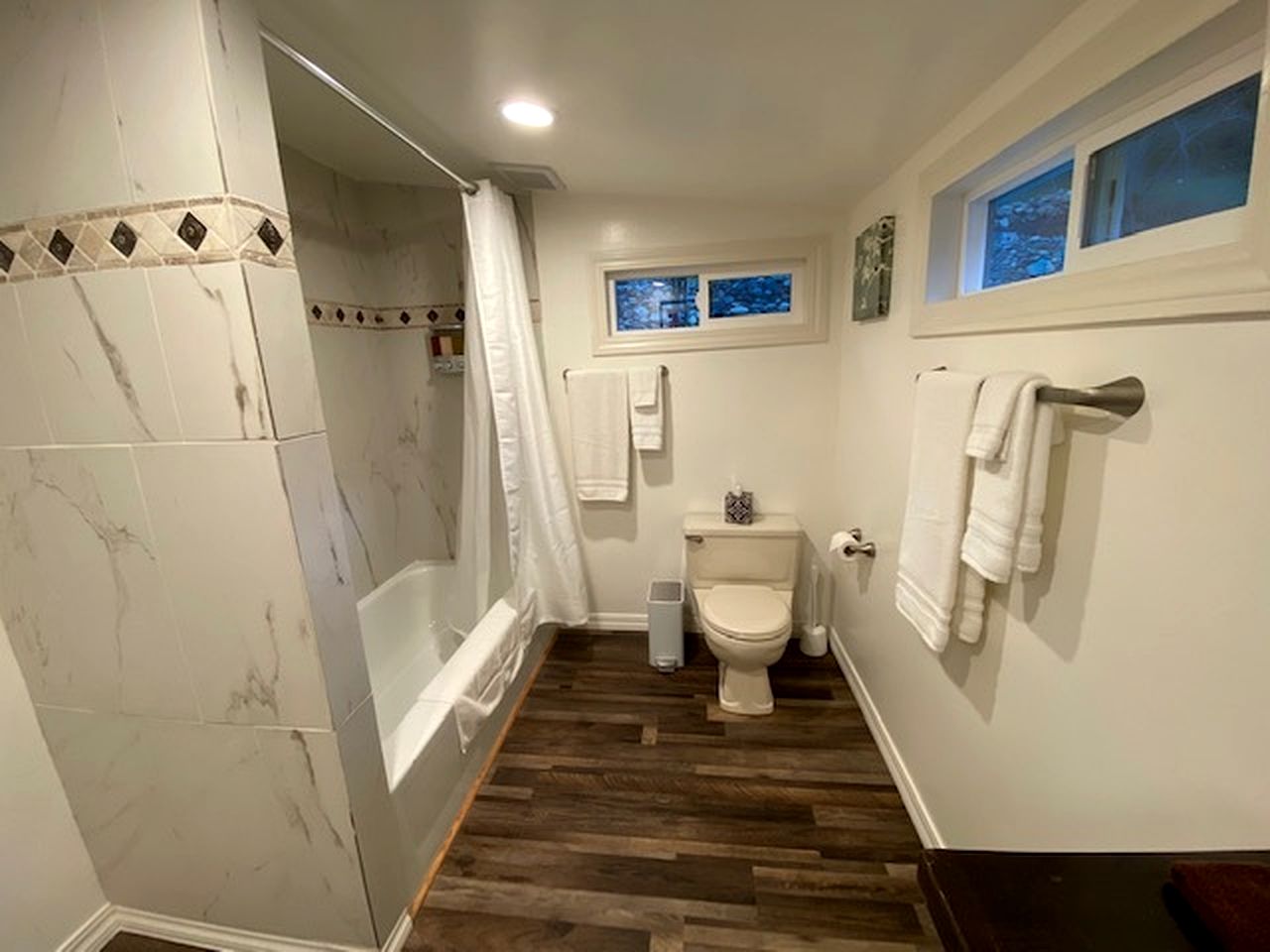 Beautiful Blue Cabin Nestled on a Hill with Beautiful Mountain Views for a Relaxing Getaway by the Trinity River in California