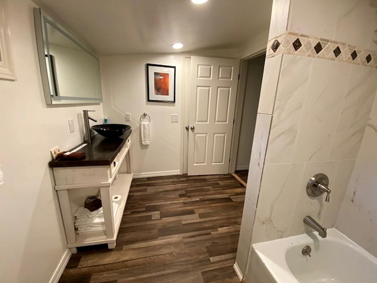 Beautiful Blue Cabin Nestled on a Hill with Beautiful Mountain Views for a Relaxing Getaway by the Trinity River in California