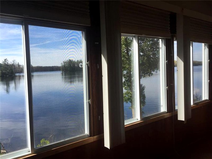 Cottages (Tichborne, Ontario, Canada)