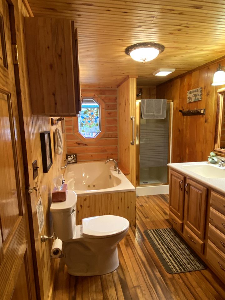 Beautiful Cabin Comfortable for Groups in Riverside, Wyoming