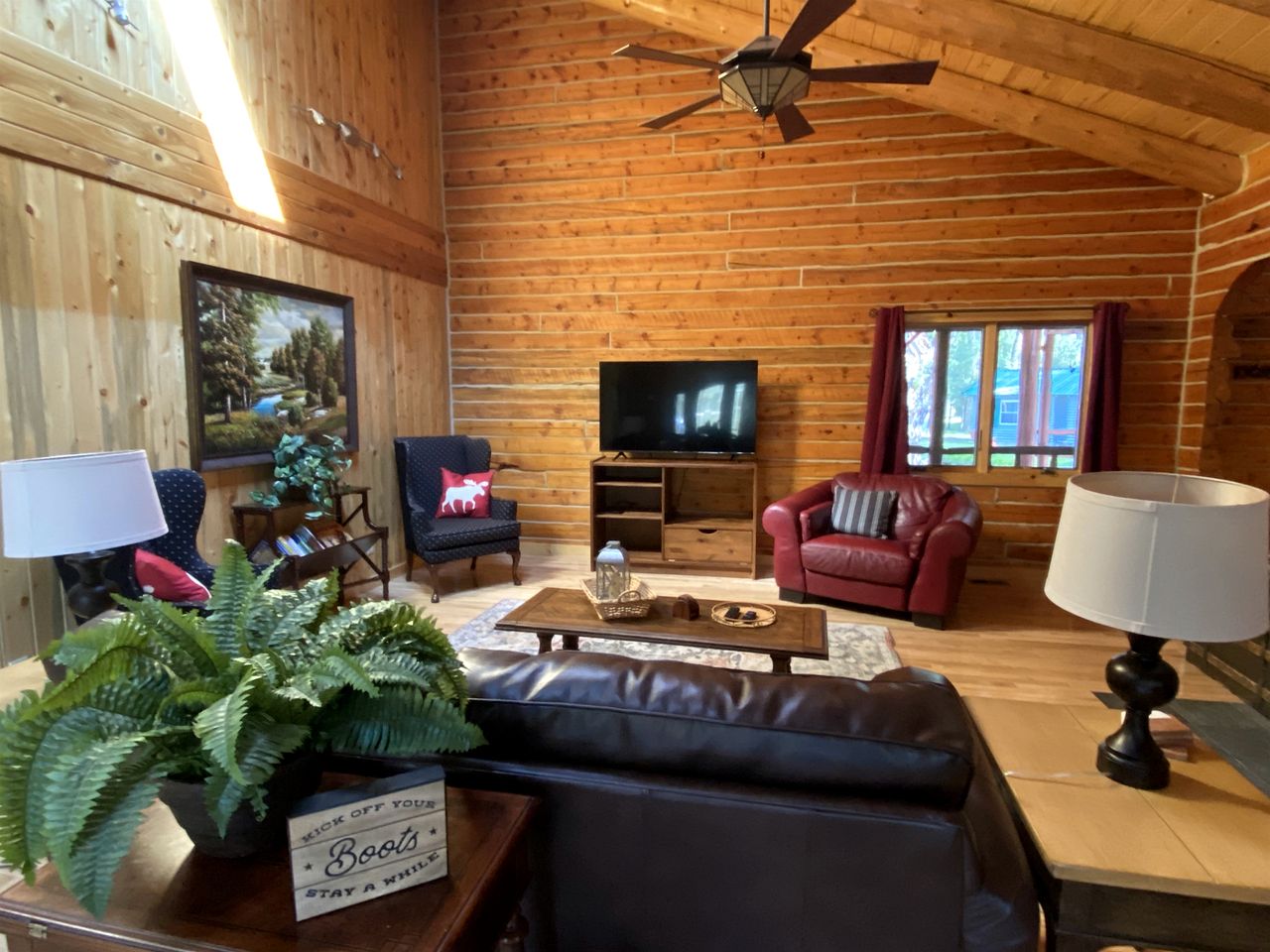 Beautiful Cabin Comfortable for Groups in Riverside, Wyoming