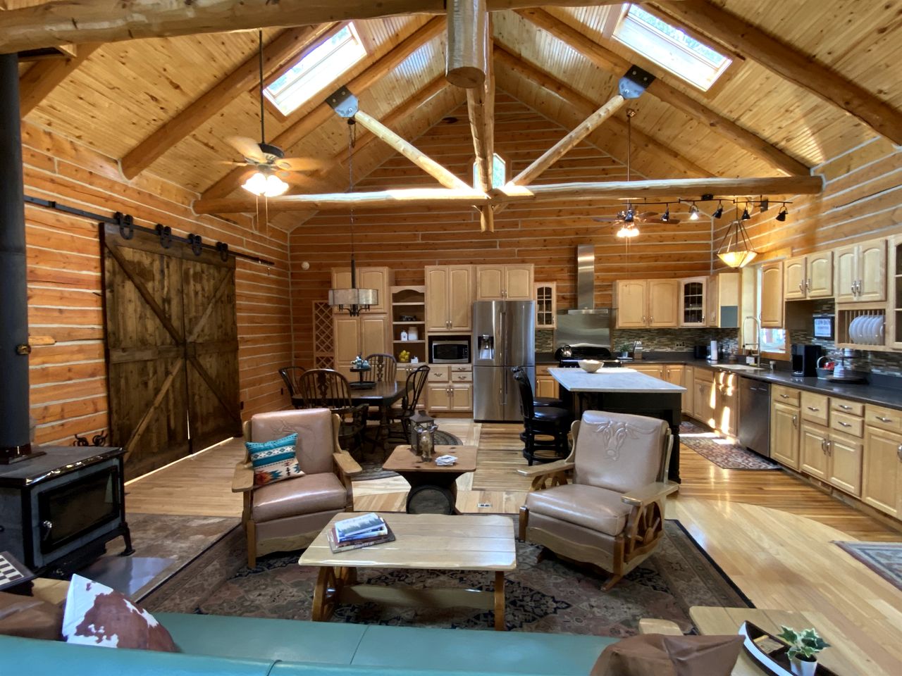 Beautiful Cabin Comfortable for Groups in Riverside, Wyoming