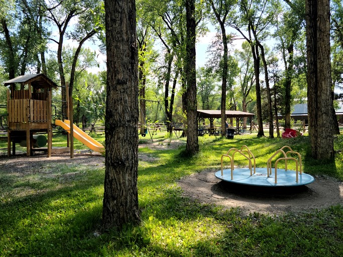Cabins (United States of America, Riverside, Wyoming)