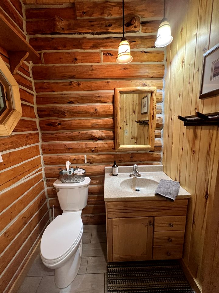 Beautiful Cabin Comfortable for Groups in Riverside, Wyoming
