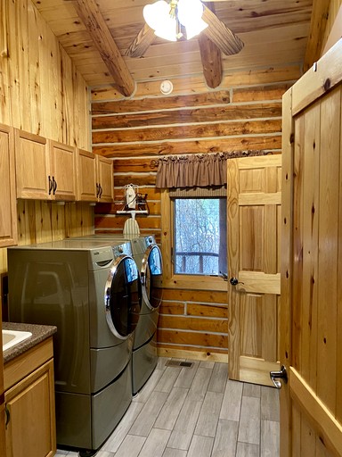 Cabins (United States of America, Riverside, Wyoming)