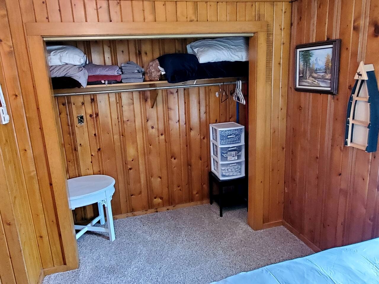 Beautiful Cabin with Fire Pit and Deck in Foxpark, Wyoming