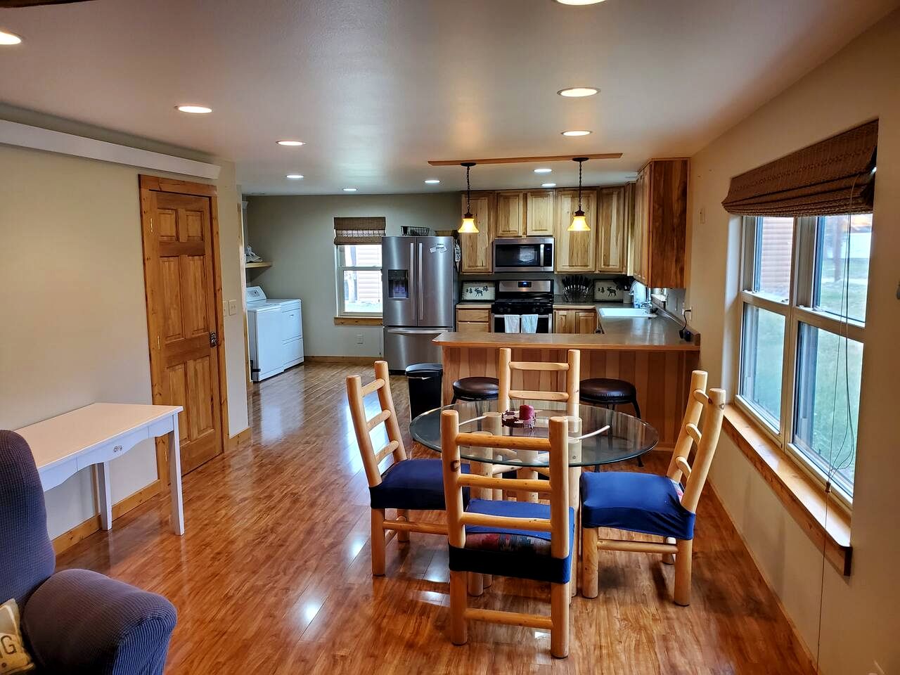 Beautiful Cabin with Fire Pit and Deck in Foxpark, Wyoming